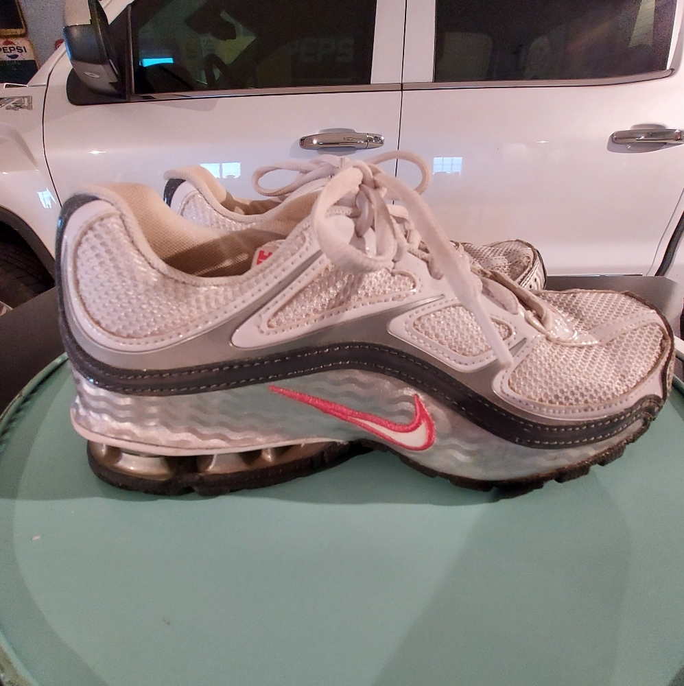 Nike Tennis Shoes